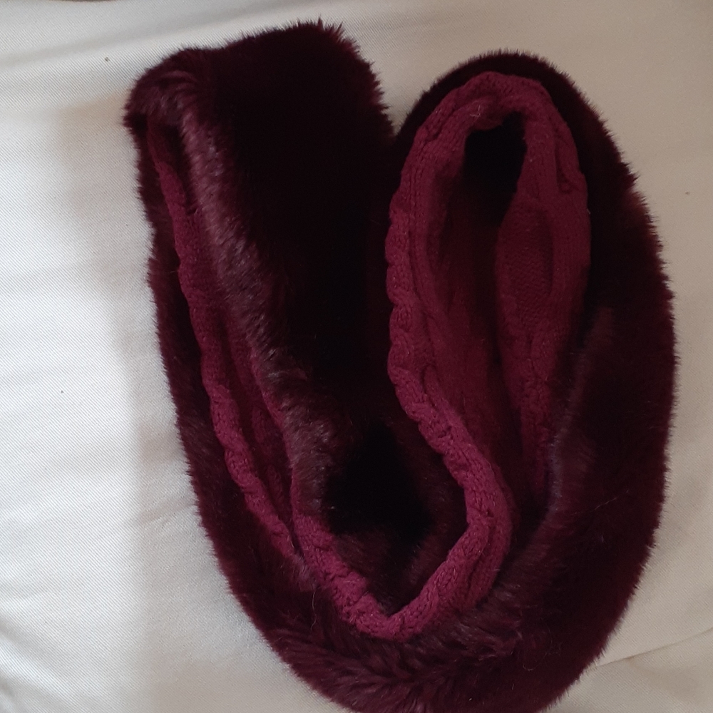 Juicy Couture Infinity Scarf